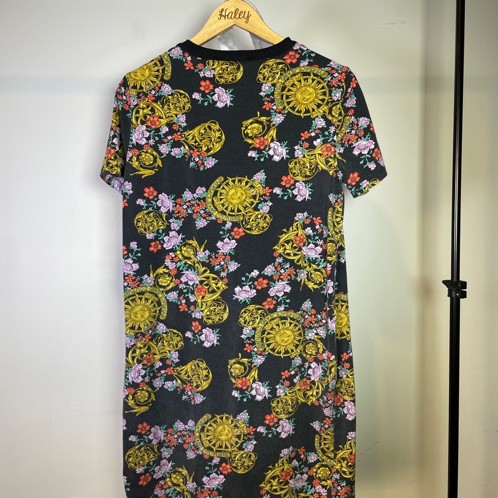 Versace T Shirt - Picture 4 of 4